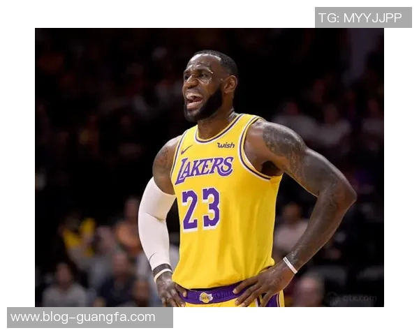 美媒调侃浓眉发布首款签名战靴引发球迷热议与期待 美媒调侃浓眉发布首款签名战靴引发球迷热议与期待